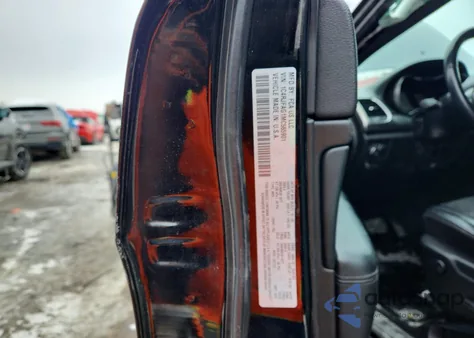 2021 Jeep Grand Cherokee Laredo z USA, uszkodzony, nr VIN 1C4RJFAG1MC565901